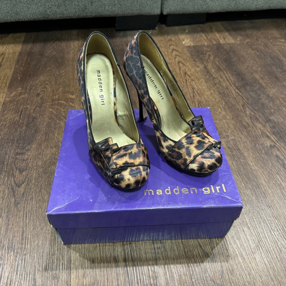 Leopard Print Heels - Picture 2 of 4